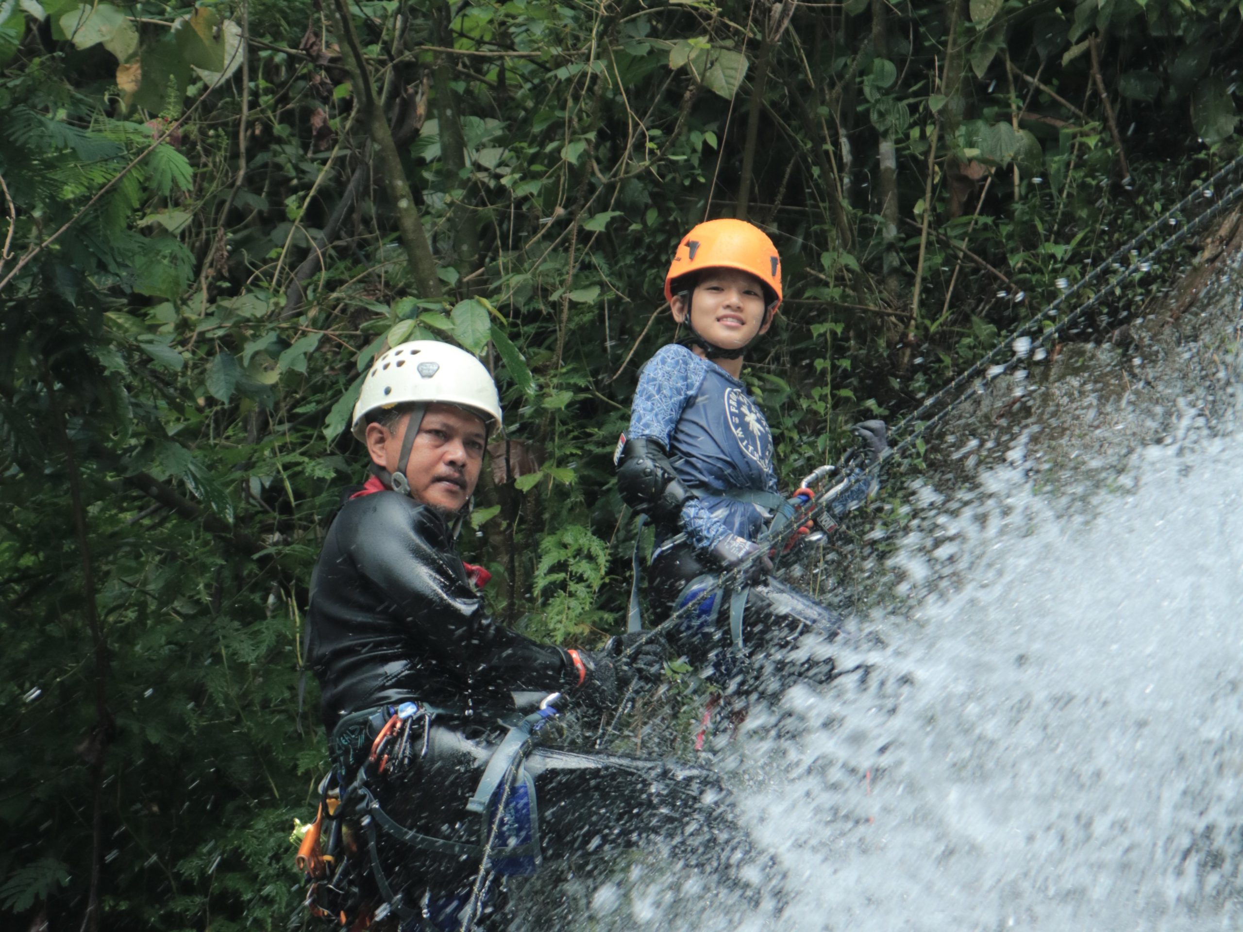 Canyoning Sentul Bogor Petualangan Ekstrem Cuma 1 Jam dari Jakarta