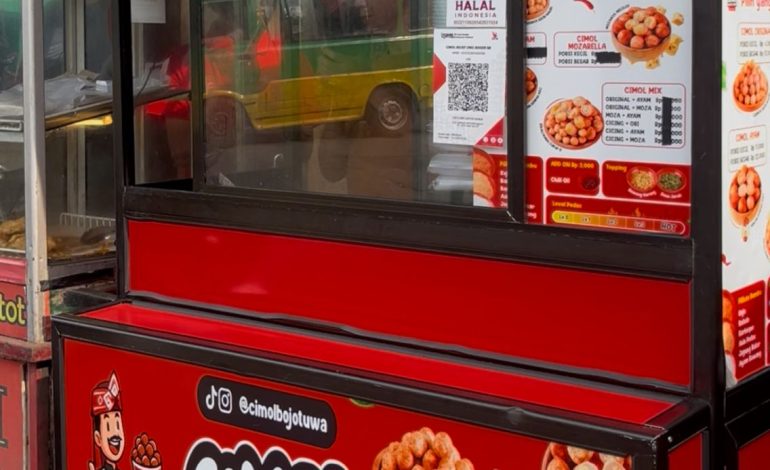 Rahasia di Balik Viral-nya Cimol Bojot Uwa, Jajanan Murah Rasa Sultan