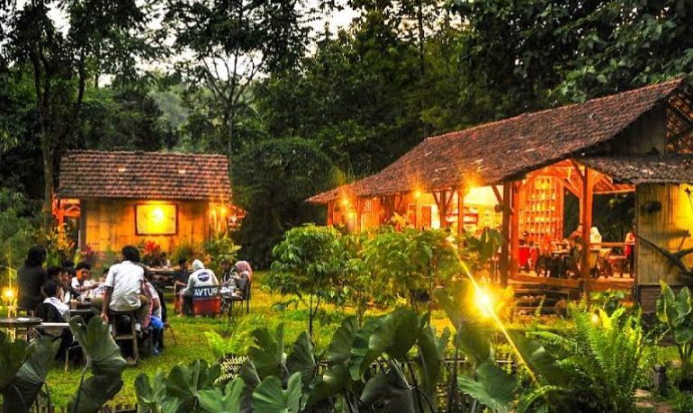 Ngopi di Tengah Alam? Ini Dia Deretan Coffee Shop Bogor dengan View Hutan dan Gunung