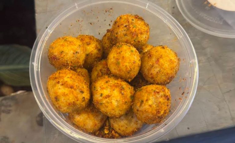 Cimol Bojot Aa Bogor! Jajanan Sederhana yang Jadi Primadona Pecinta Cemilan Pedas