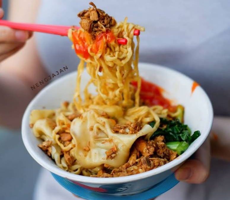Level Pedasnya Gak Main-main, Ini 5 Mie Ayam dan Bakso Bogor Favorit Pecinta Sambal
