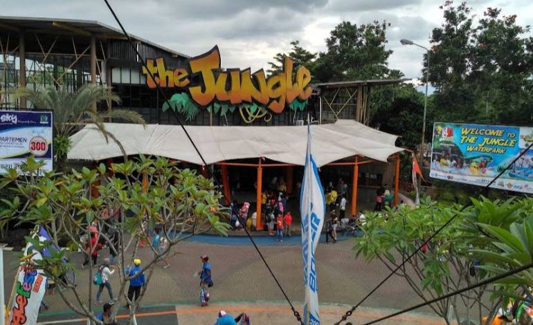 The Jungle Bogor! Kolam Renang, Air Hangat, Lazy River & Wahana Air Seru di Tengah Pepohonan
