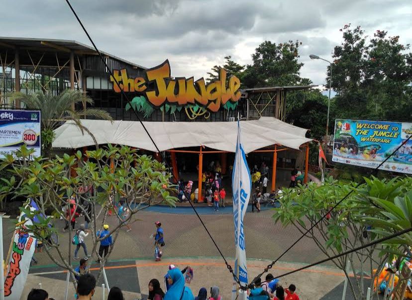 The Jungle Bogor! Kolam Renang, Air Hangat, Lazy River & Wahana Air Seru di Tengah Pepohonan
