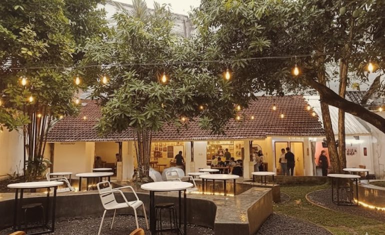 et al Coffee Bogor Jadi Favorit Gen Z Berkat Photobox Estetik dengan Banyak Konsep Unik