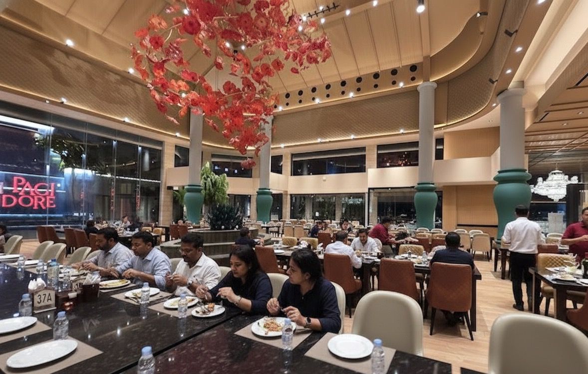 Restoran Pagi Sore Bogor dan Kisah Orang-Orang yang Mencari Hangatnya Masakan Padang